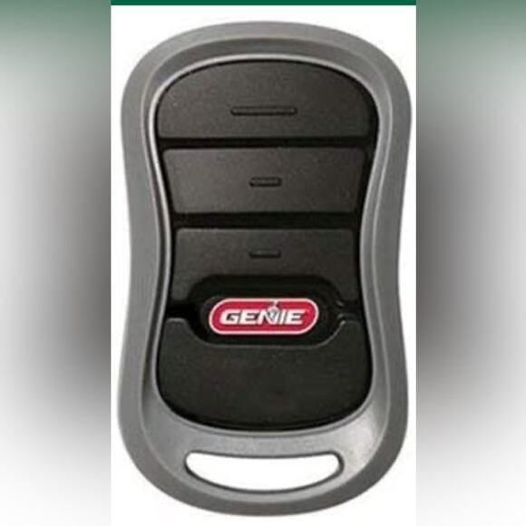 Genie Universal garage door opener 37218R Intellicode 3 Button Remote control - Picture 2 of 3